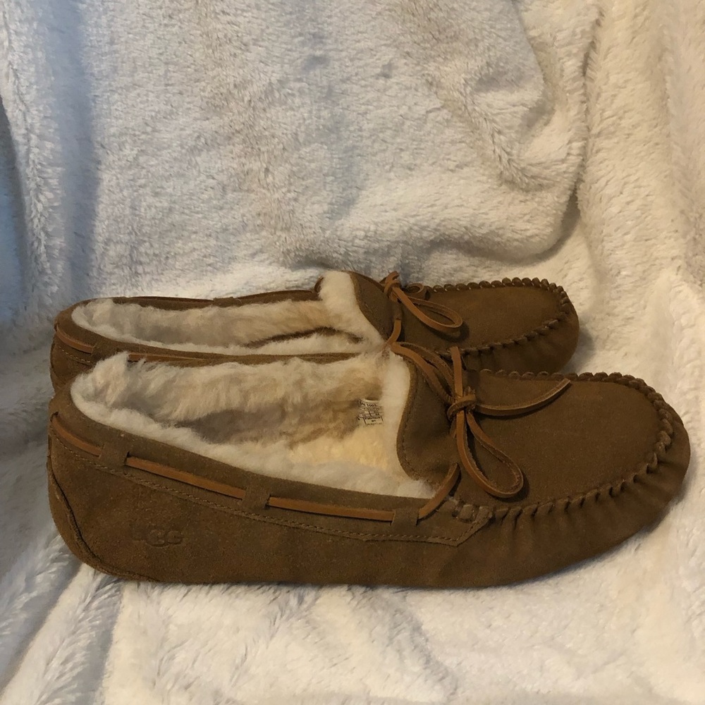 Men’s UGG slippers size 11